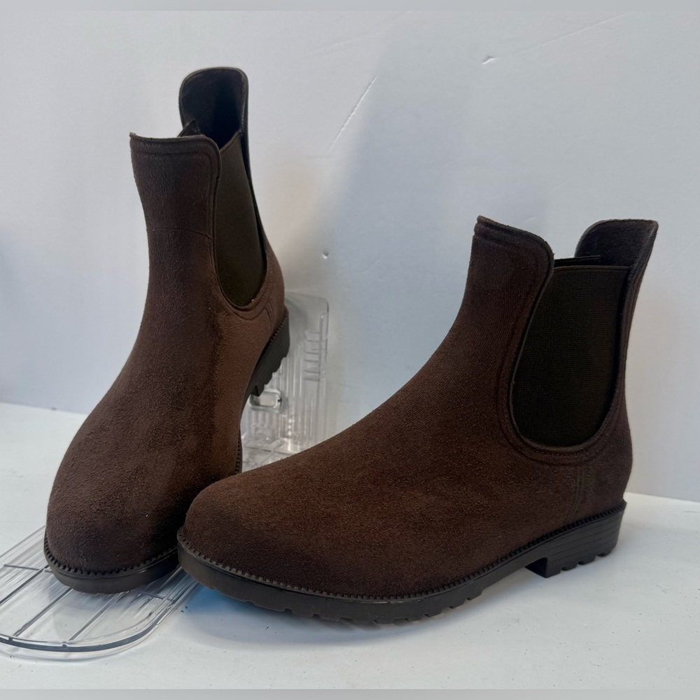 NWOB Wet Knot waterproof the Sloan Dark Brown Suede Chelsea Boots 7
